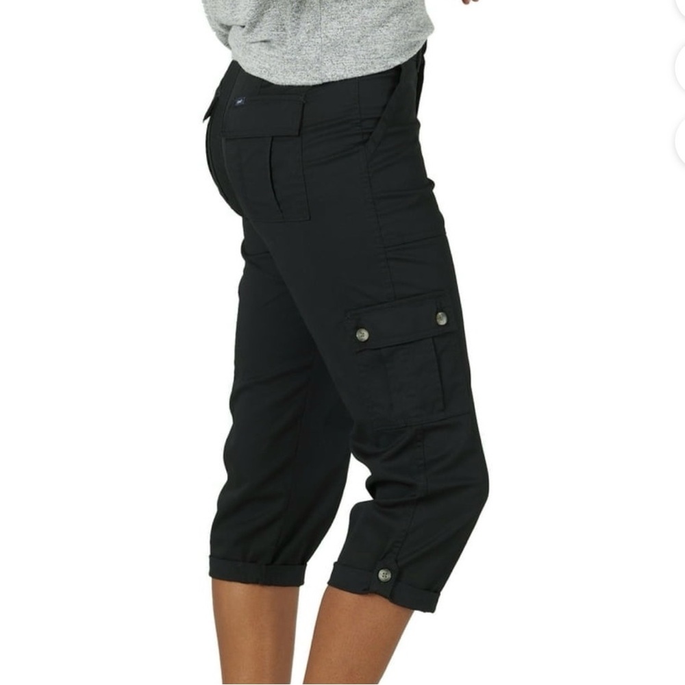 NWT Lee Women's Relaxed Fit Austyn Cargo Capri Pant - Black, - Picture 6 of 16